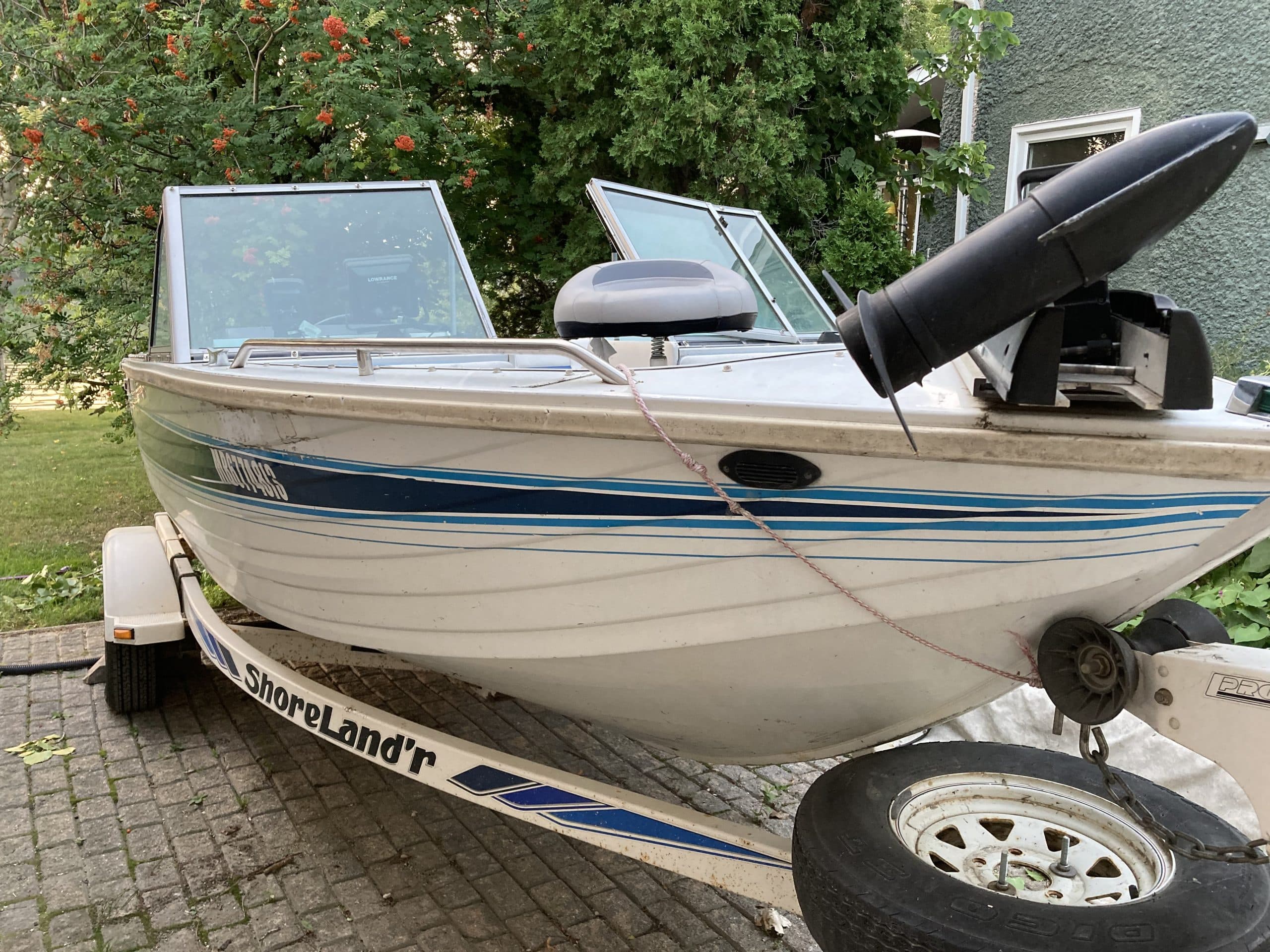 1992 crestliner phantom 17 ft fish/ski