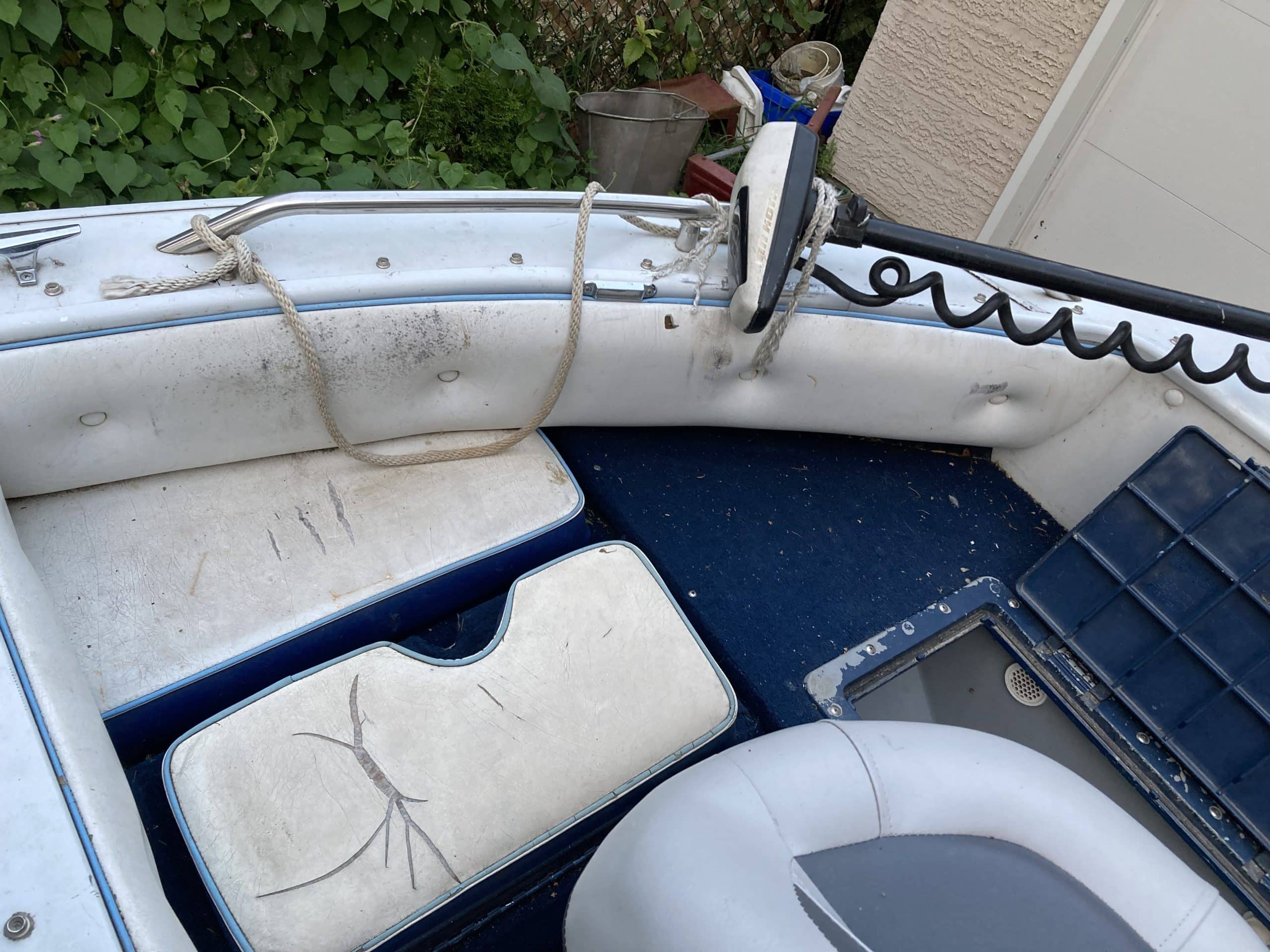1992 crestliner phantom 17 ft fish/ski