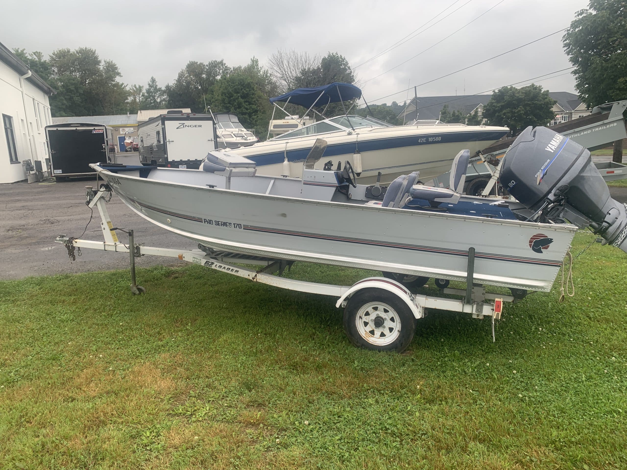 1989 17′ Springbok Pro Series170 Fish & Ski w80 Hp Yamaha 4 stroke & EZ loader trailer