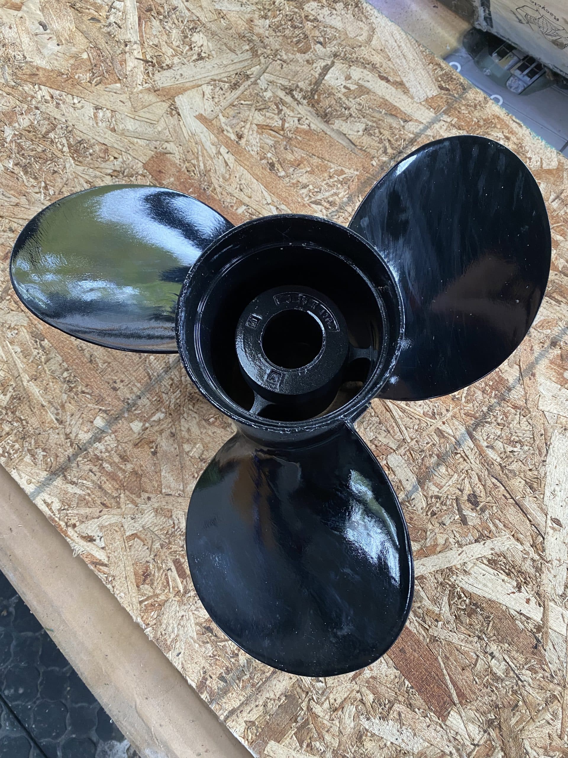 Mercury propeller