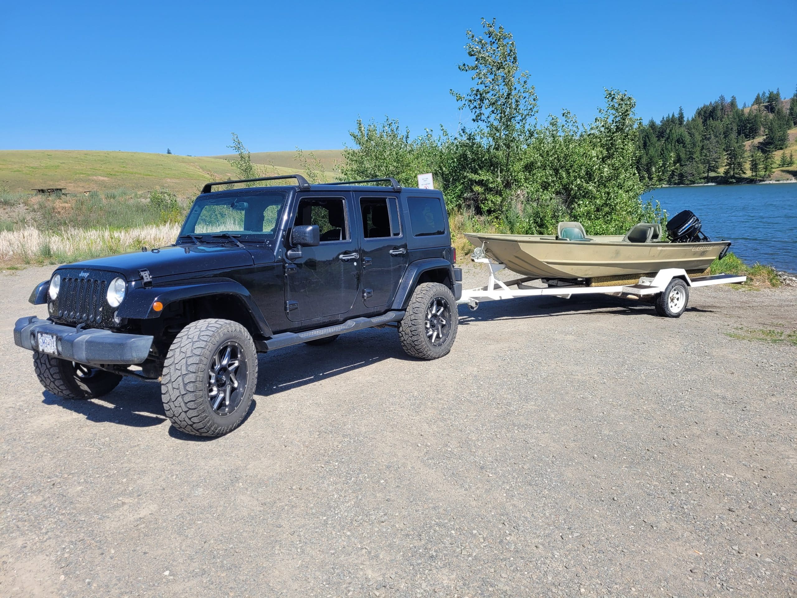 16 Foot Lowe Fishing Boat and Trailer with Everything