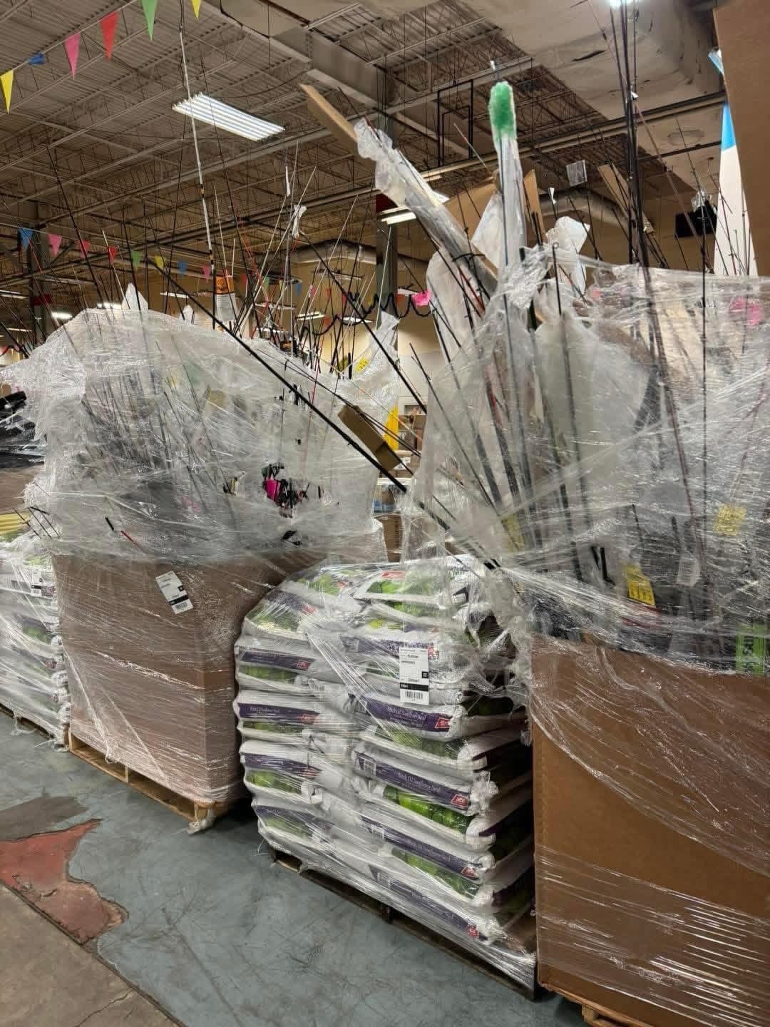 Fishing Equipment Pallets ( 200 pieces)